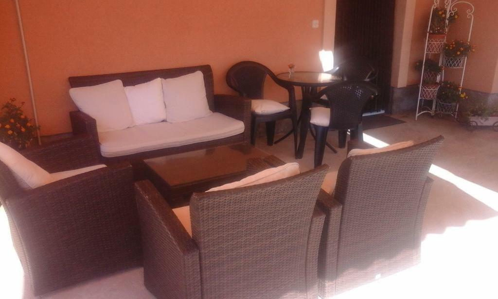 Apartmani Zeljko Метайна Экстерьер фото